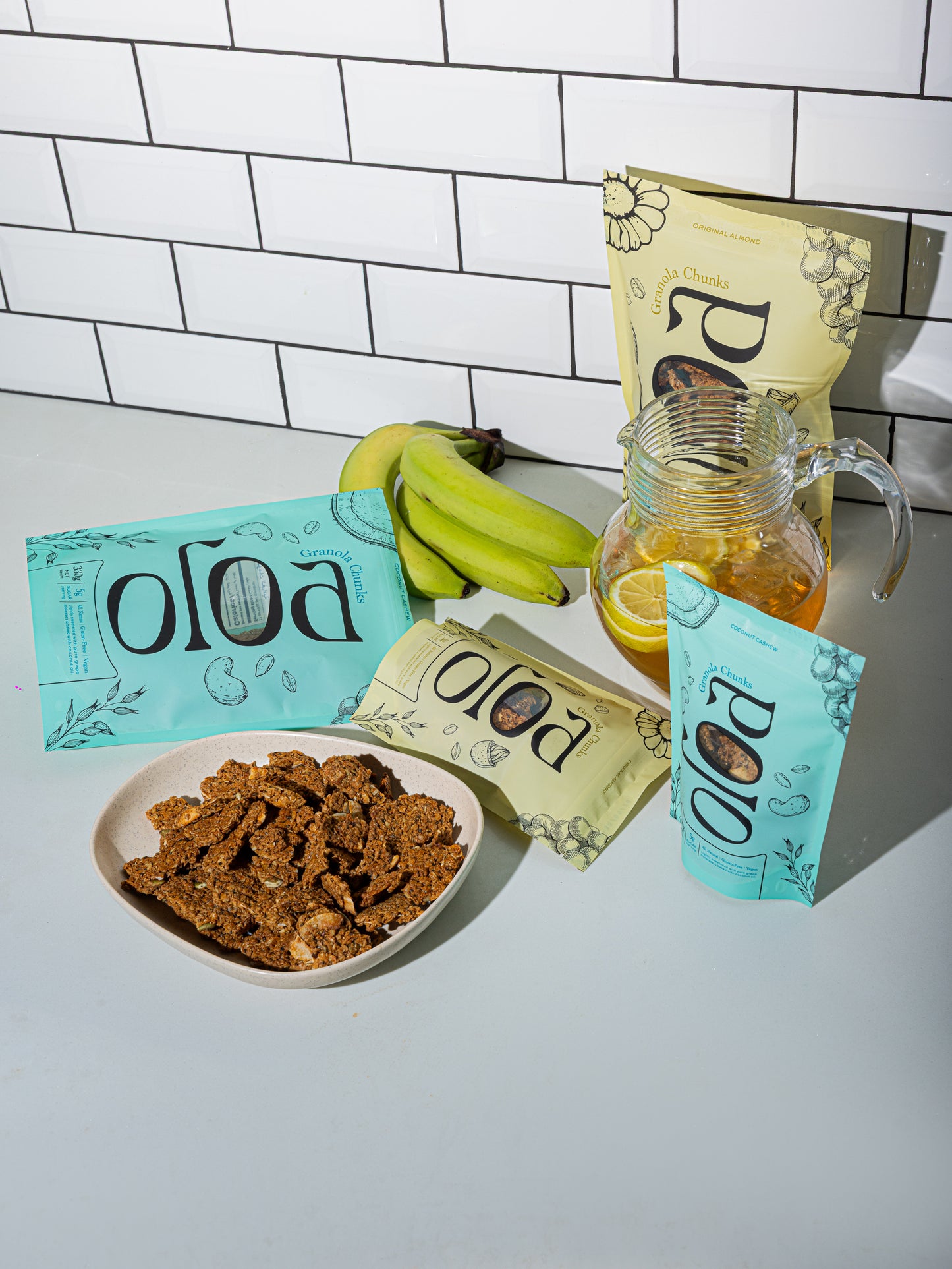 Oloa Coconut Cashew Granola Chunks
