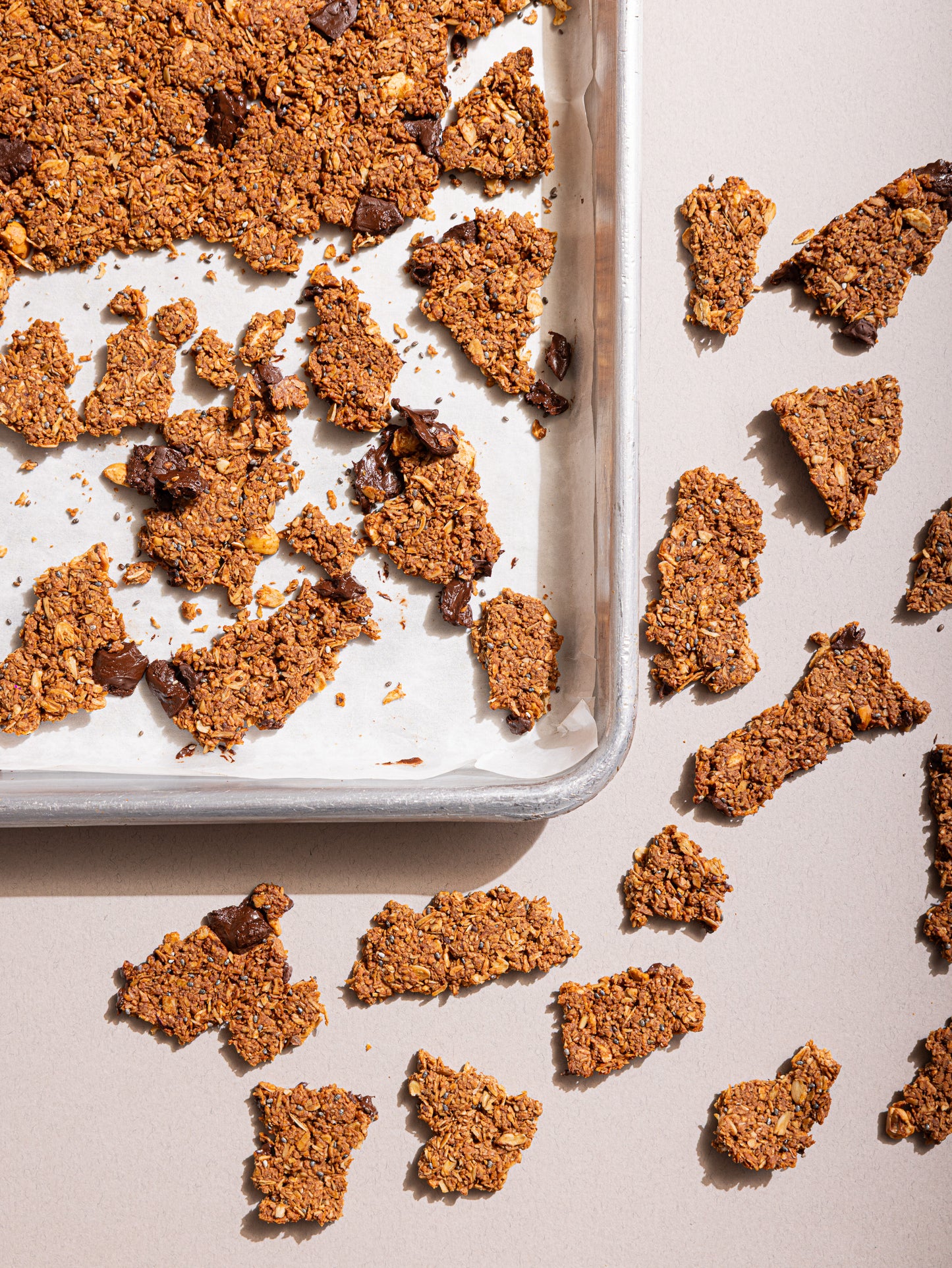 Oloa Dark Chocolate Hazelnut Granola Chunks